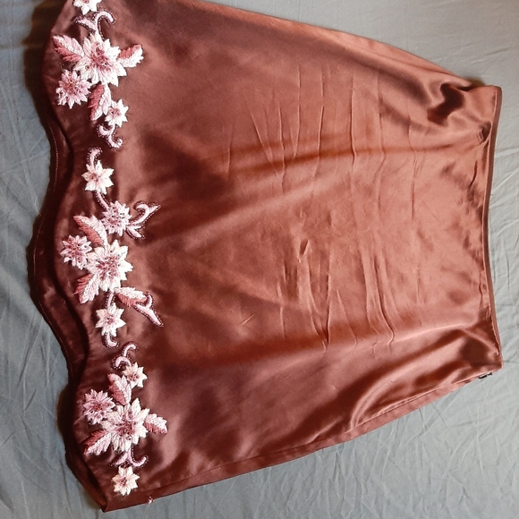 🎊🌸HP🌸🎉Betsey Johnson silk skirt - Picture 5 of 7